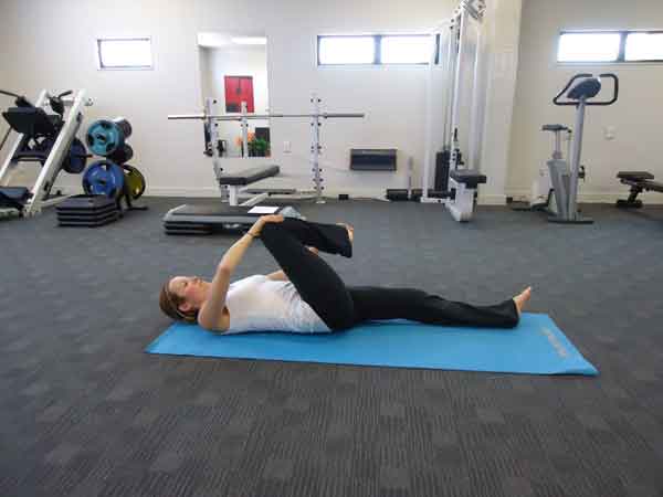 Single leg glute stretch-side-view