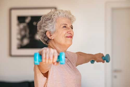 woman lifting weights