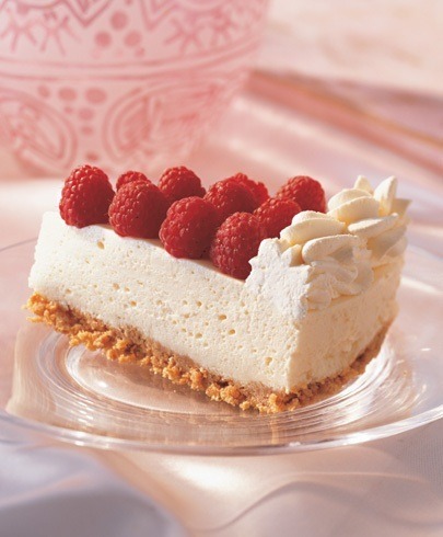 chilled raspberry cheesecake with graham cracker crust