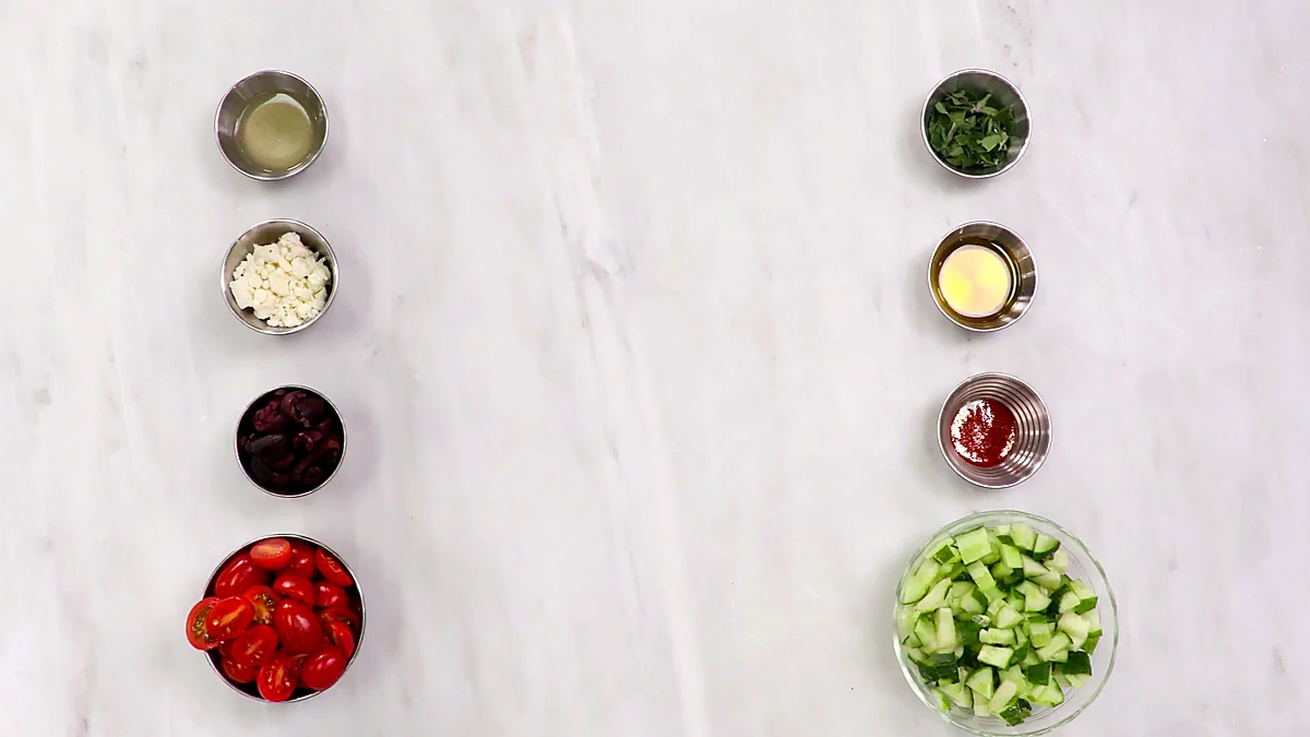 Greek Style Chicken Wraps ingredients