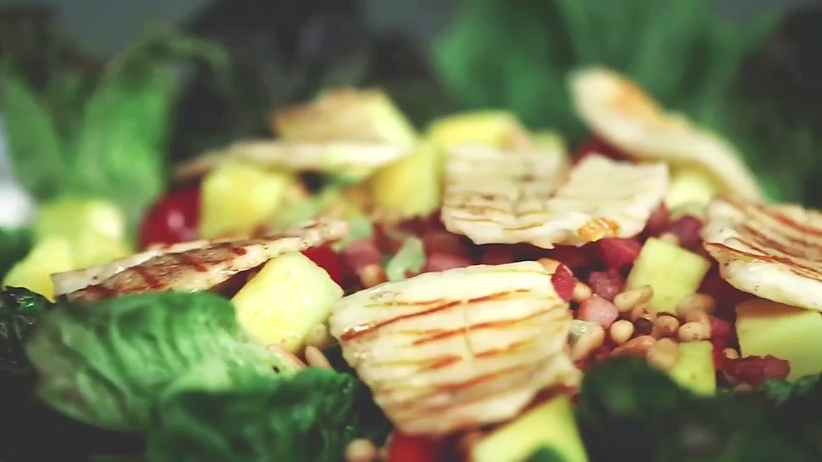 Finished mango pancetta salad with grilled halloumi
