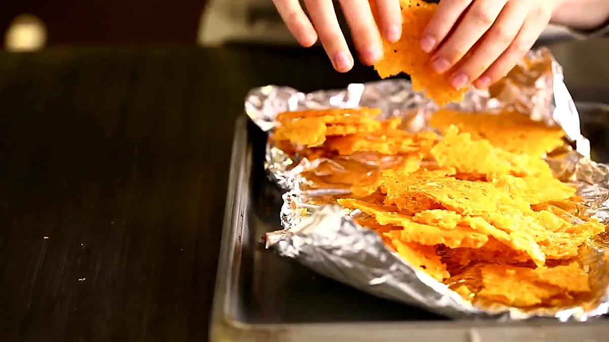 Baked cheesy tortilla crumble