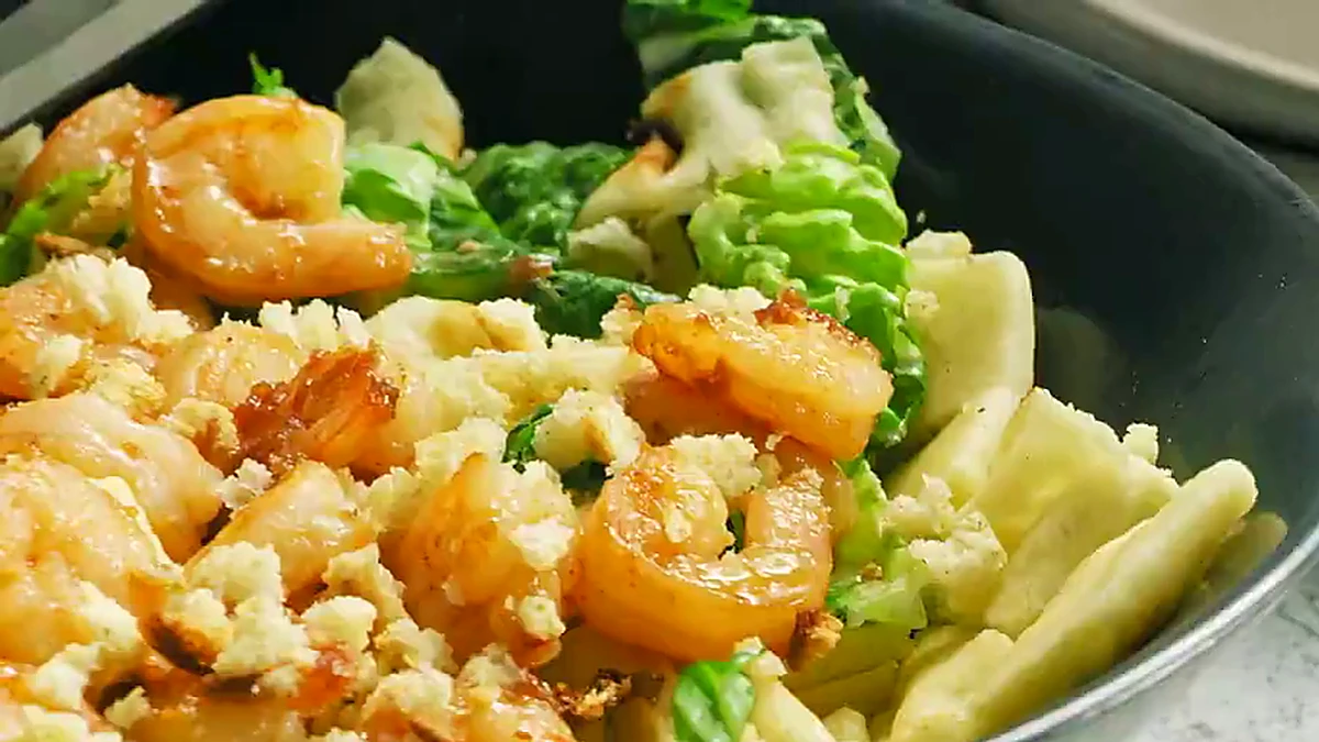 Tight bowl angle of spicy shrimp panzanella