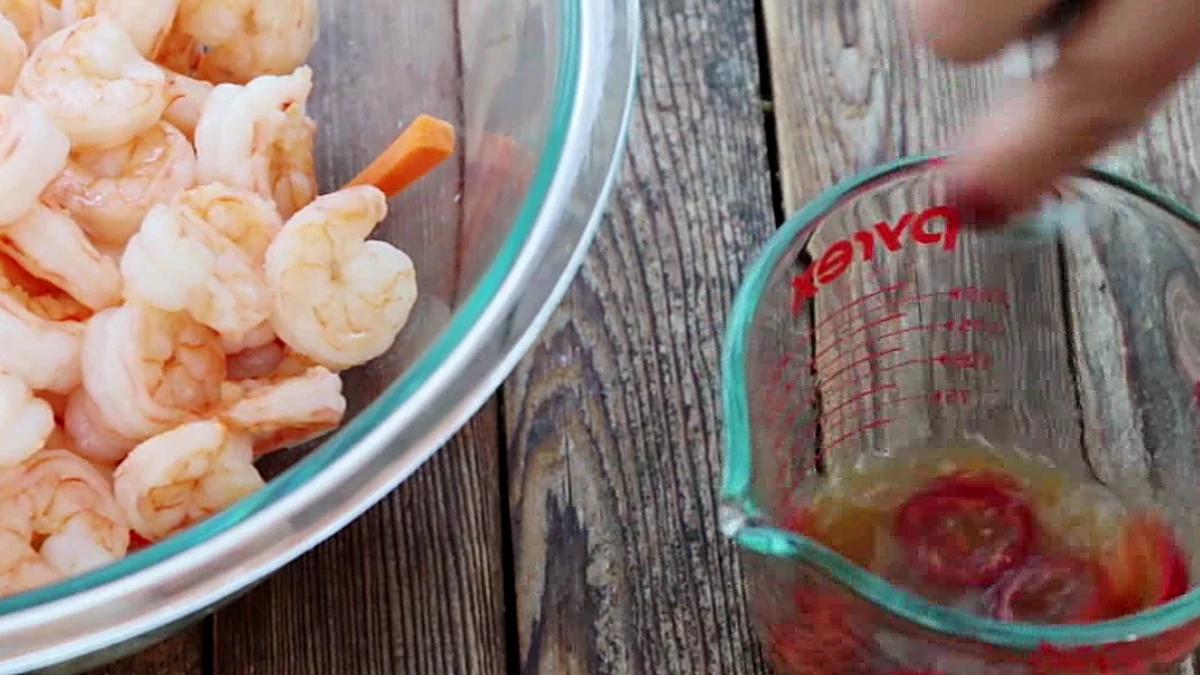 Vietnamese style dressing with chile