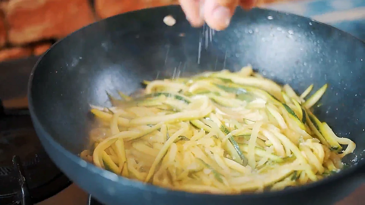 Fresh parsley added to zucchini noodles